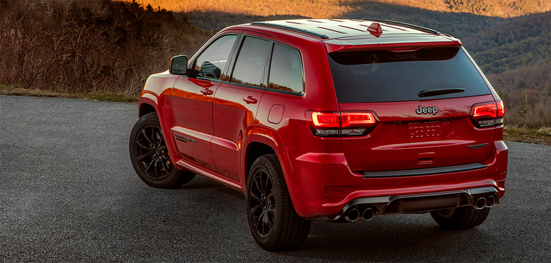 Illustration for article titled The Hellcat-Powered 2018 Jeep Trackhawk Is Quicker 0-60 Than The Alfa GiuliaÂ